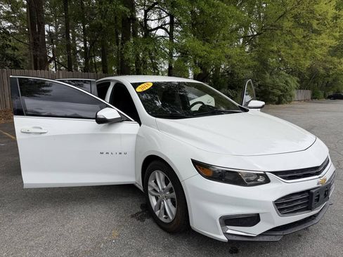 Used 2018 Chevrolet Malibu LT FWD image 24