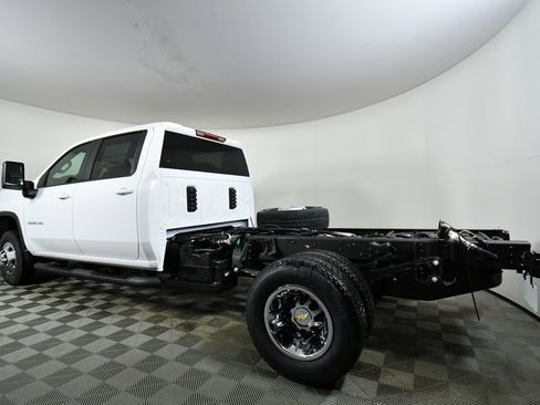 New 2026 Chevrolet Silverado 3500 LT w/ Convenience Package image 14