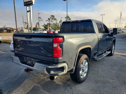 Used 2020 Chevrolet Silverado 2500 LTZ w/ LTZ Premium Package image 3