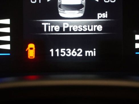 Used 2017 Chrysler Pacifica Touring Plus image 8