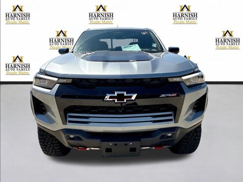 Used 2026 Chevrolet Colorado ZR2 w/ Technology Package AWD/4WD image 10