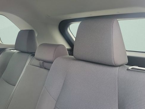 Used 2022 Toyota RAV4 LE AWD/4WD image 10