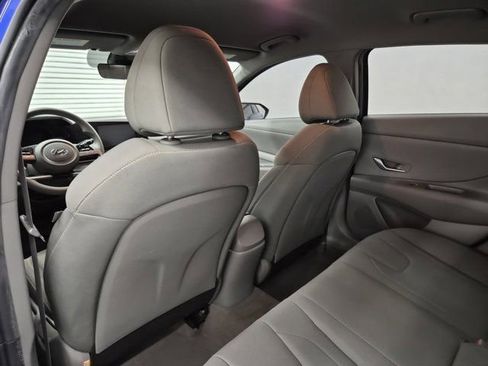 Used 2023 Hyundai Elantra SEL image 13