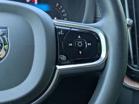 Certified 2023 Volvo XC60 B5 Ultimate w/ Protection Package Premier FWD image 28