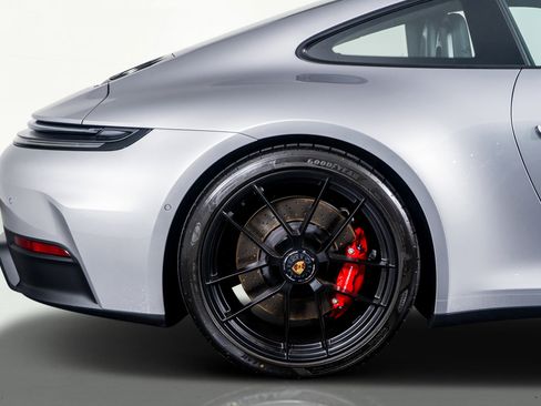 Used 2025 Porsche 911 Carrera 4 GTS image 8