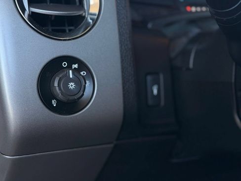 Used 2017 Ford Expedition Platinum AWD/4WD image 27