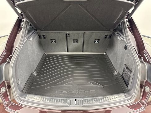 Certified 2024 Porsche Macan S AWD/4WD image 20
