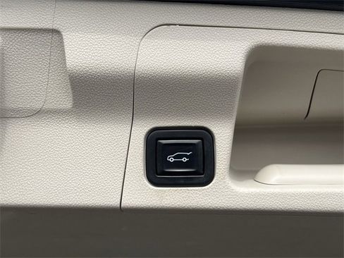 Used 2022 GMC Acadia Denali w/ Trailering Package image 36