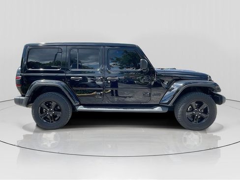 Used 2022 Jeep Wrangler Unlimited Sahara AWD/4WD image 8