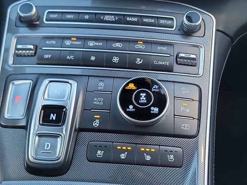 Certified 2023 Hyundai Santa Fe Limited image 19