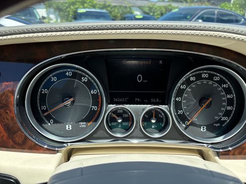 Used 2014 Bentley Flying Spur W12 image 20