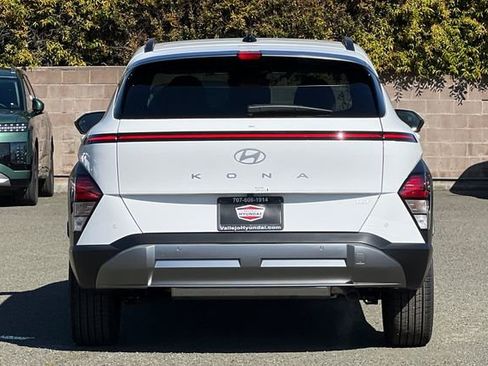 New 2026 Hyundai Kona Limited FWD image 7