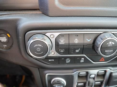Certified 2023 Jeep Gladiator Sport AWD/4WD image 6