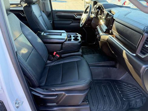Used 2025 Chevrolet Silverado 2500 LT w/ Convenience Package AWD/4WD image 17