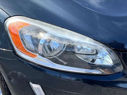 Used 2016 Volvo XC60 T5 Premier w/ Protection Package image 32
