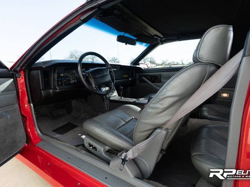 Used 1991 Chevrolet Camaro Z28 RWD image 58