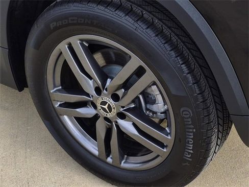 Certified 2025 Mercedes-Benz GLA 250 image 8