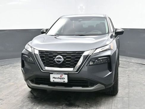 Used 2023 Nissan Rogue S image 2