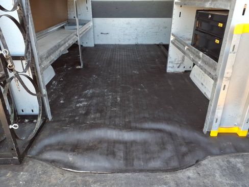 Used 2018 Chevrolet Express 2500 w/ Driver Convenience Package RWD image 9