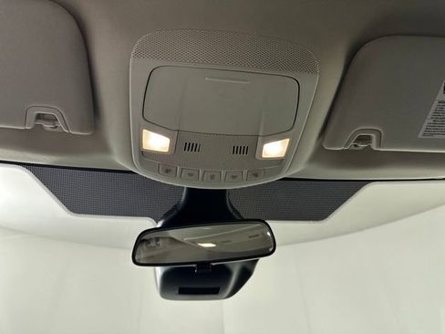 Used 2021 Ford Edge SE image 24