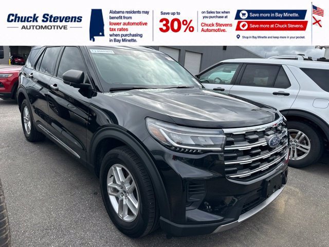 Used 2025 Ford Explorer Active AWD/4WD image 3