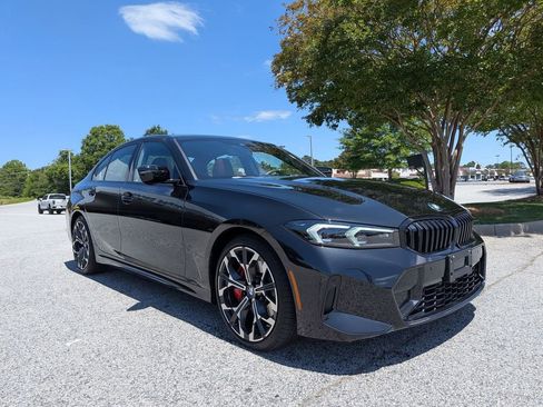 Used 2025 BMW 330i Sedan w/ M Sport Package RWD image 2