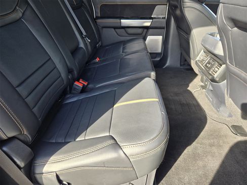 Used 2024 Ford F250 Platinum image 29