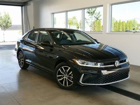 New 2025 Volkswagen Jetta SE image 1