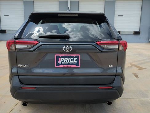 Used 2023 Toyota RAV4 LE FWD image 7