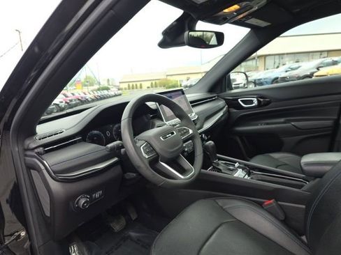 Used 2025 Jeep Compass Limited w/ High Altitude Package AWD/4WD image 17