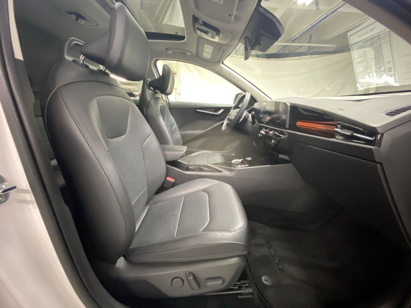 Used 2023 Kia Niro Wave w/ Wave Preserve Package FWD image 30