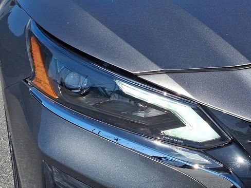 Used 2024 Nissan Altima 2.5 SV image 11