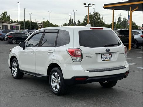 Used 2018 Subaru Forester 2.5i AWD/4WD image 5