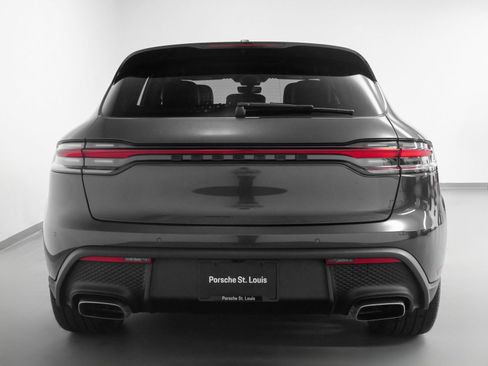 Used 2025 Porsche Macan image 11