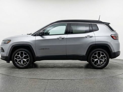 Used 2025 Jeep Compass Limited image 5