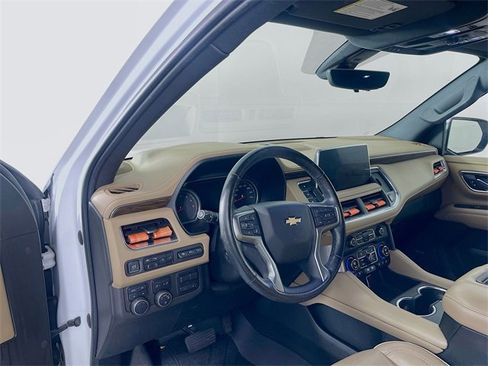 Used 2021 Chevrolet Suburban Premier w/ Premium Package image 10