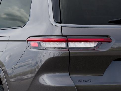 New 2026 Jeep Grand Cherokee L Summit AWD/4WD image 9