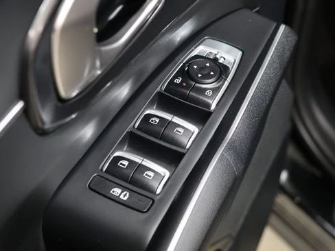 Used 2025 Kia Sorento LX FWD image 19