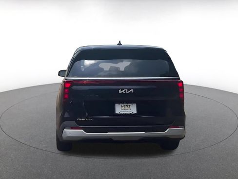 Used 2026 Kia Carnival FWD image 10