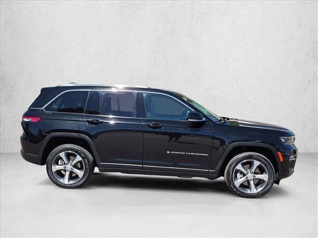Used 2023 Jeep Grand Cherokee 4WD 4xe image 4