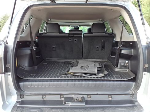 Used 2020 Toyota 4Runner SR5 Premium w/ Moonroof Package RWD image 6