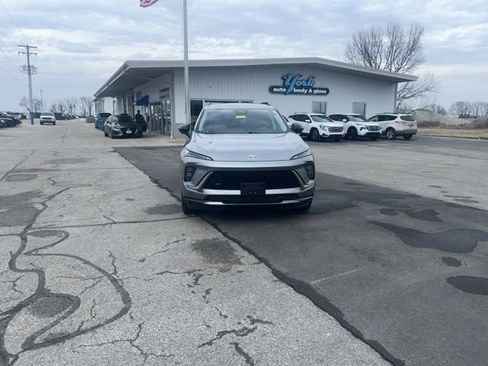 Used 2025 Buick Envision Sport Touring image 3