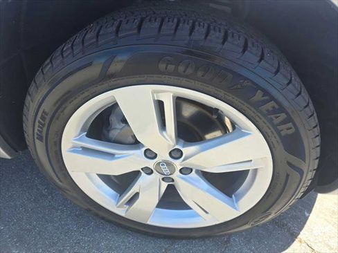 Used 2018 Audi Q5 2.0T Premium Plus w/ Premium Plus Package AWD/4WD image 9