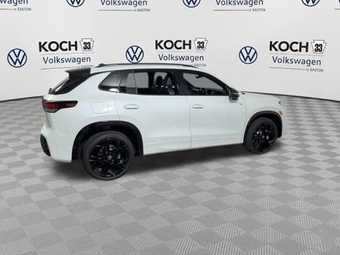 New 2026 Volkswagen Tiguan SE R-Line AWD/4WD image 9