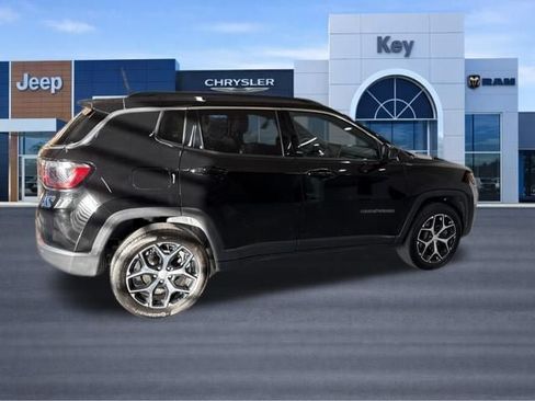 Used 2024 Jeep Compass Limited AWD/4WD image 8