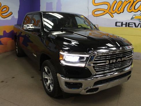 Used 2023 RAM 1500 Laramie AWD/4WD image 2