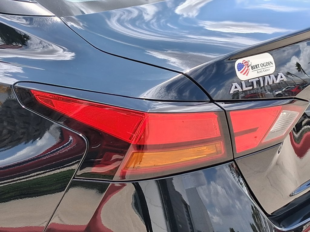 Used 2025 Nissan Altima 2.5 S FWD image 8