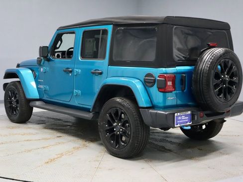 Used 2024 Jeep Wrangler Unlimited Sahara w/ Technology Group AWD/4WD image 10