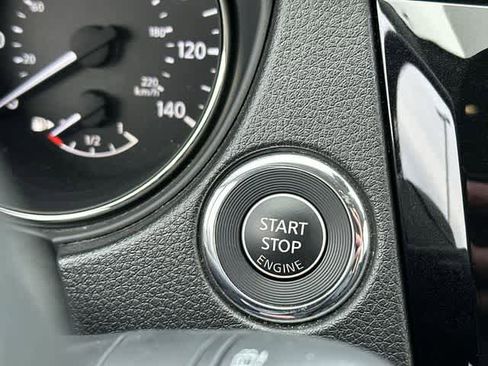 Used 2022 Nissan Rogue Sport SL image 10