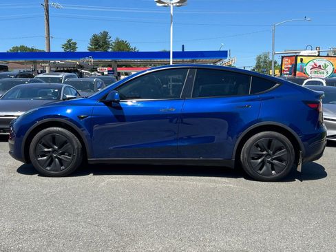 Used 2023 Tesla Model Y Long Range AWD/4WD image 18